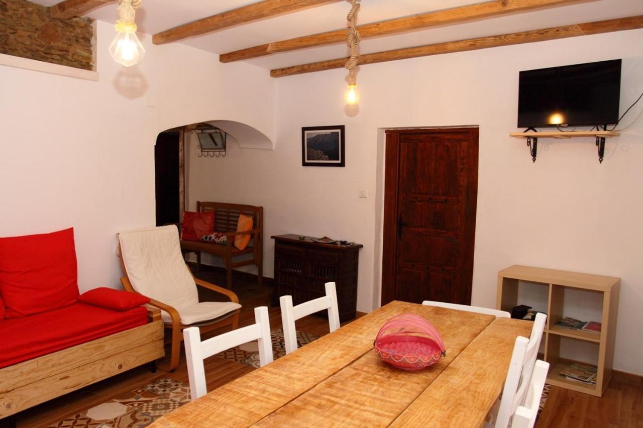 Villa Nido Menas Torrejón el Rubio Exterior foto